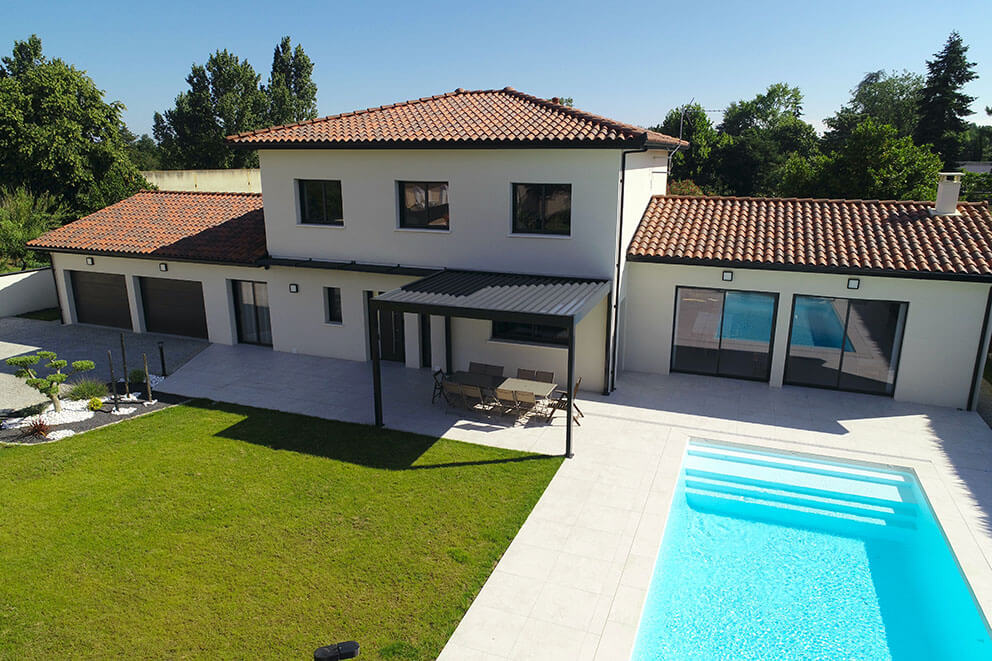 Rénovation et Extension d'une maison avec piscine à Toulouse, vue extérieure, avec Polato Construction, Constructeur de maisons individuelles depuis 1971